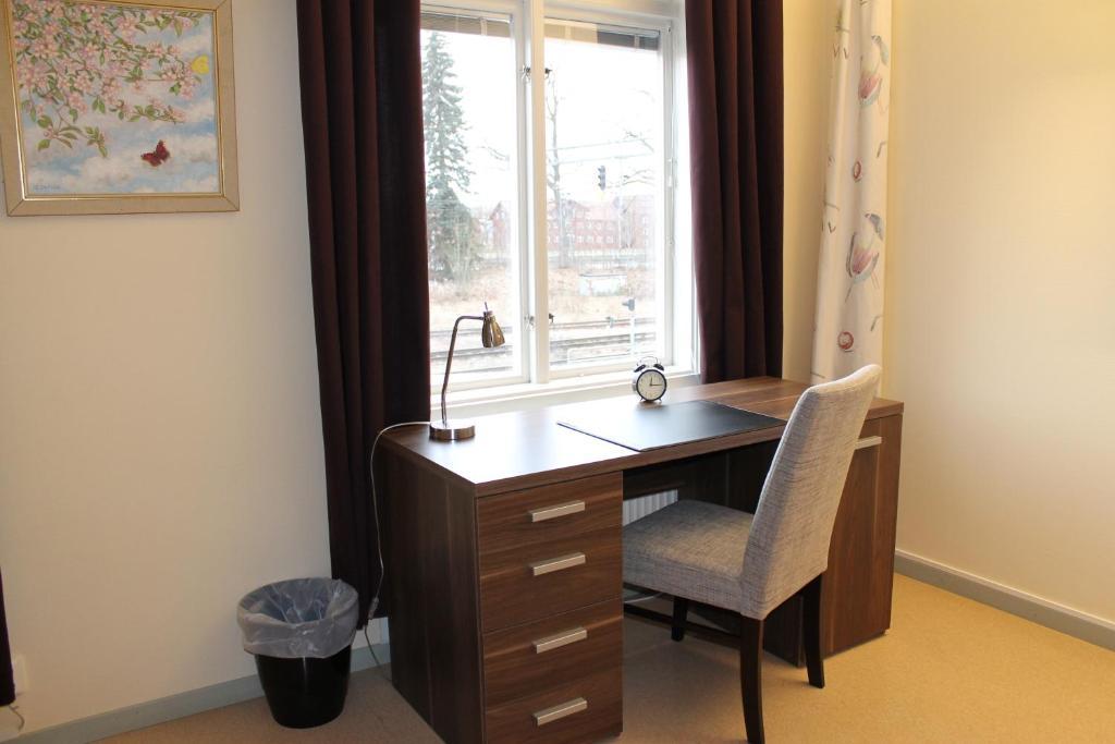 Stationshusets Hotell Och Cafe Köping Стая снимка