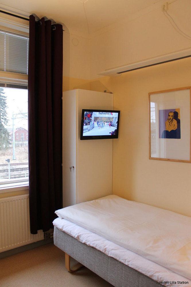 Stationshusets Hotell Och Cafe Köping Екстериор снимка