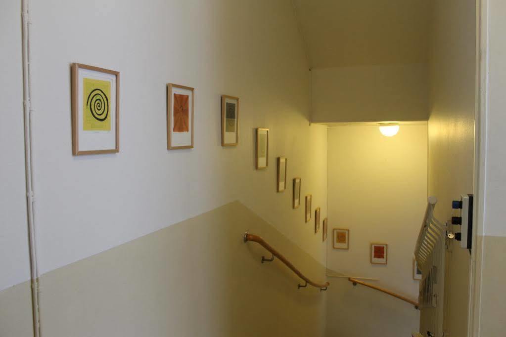 Stationshusets Hotell Och Cafe Köping Екстериор снимка