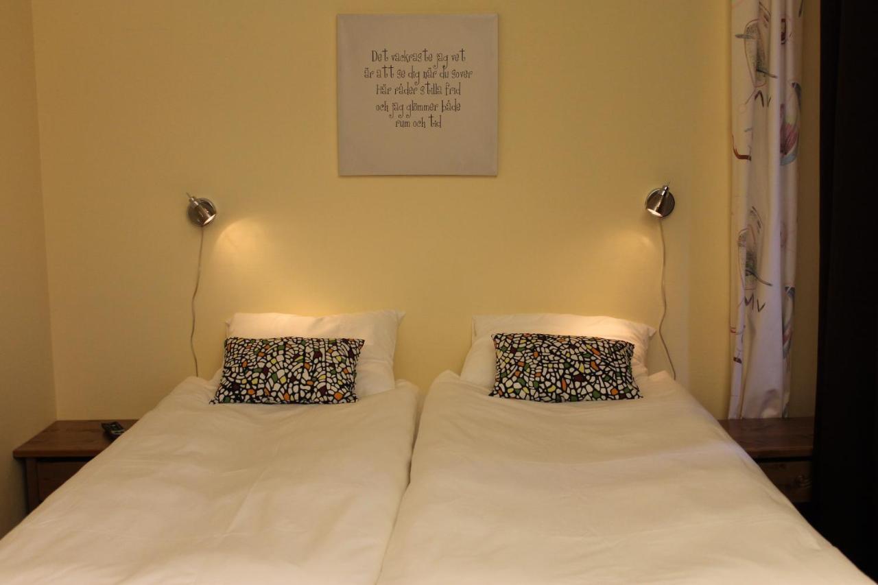 Stationshusets Hotell Och Cafe Köping Стая снимка